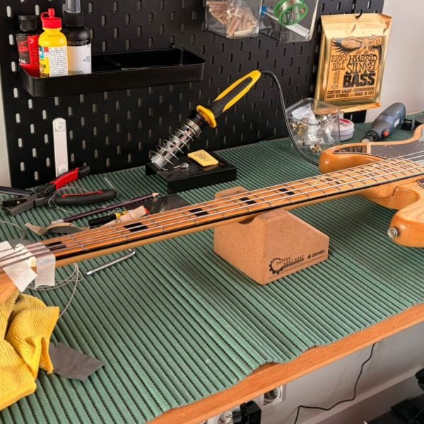 Guitar Setup Station